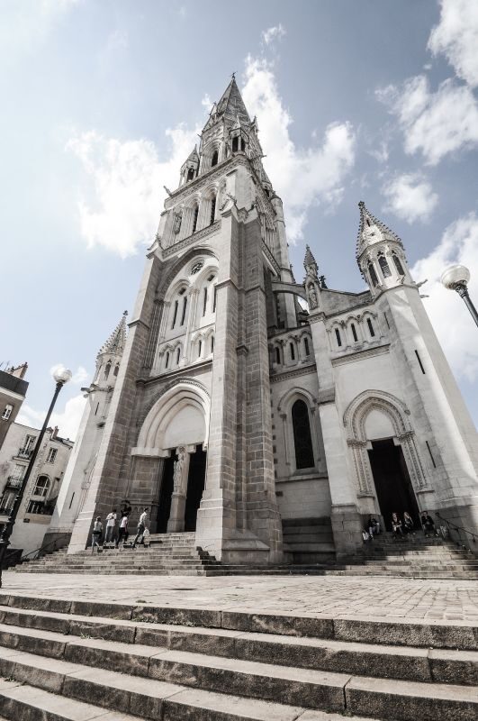 https://www.wizengo.com/wp-content/uploads/2026/08/basilique-nantes-531x800.jpg